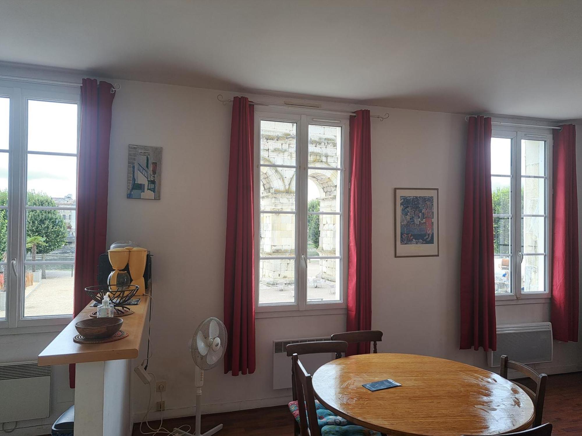Loft Vue Imprenable Sur Le Vieux Saintes Apartment ภายนอก รูปภาพ